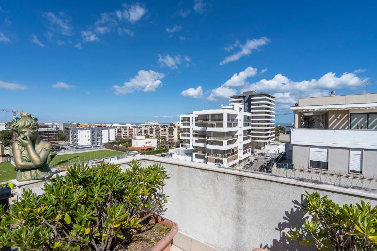 Grazia Attic Apartment With Terrace Trani Bagian luar foto