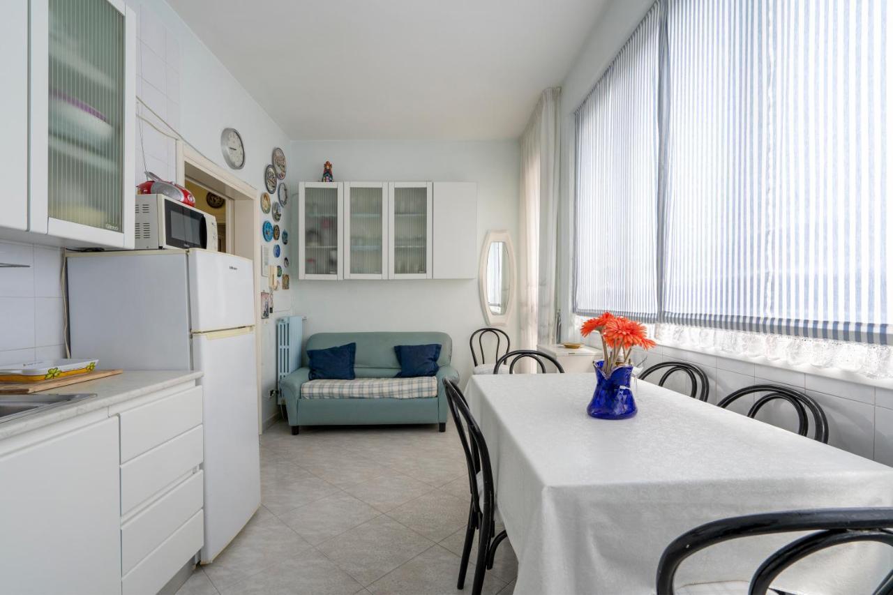 Grazia Attic Apartment With Terrace Trani Bagian luar foto