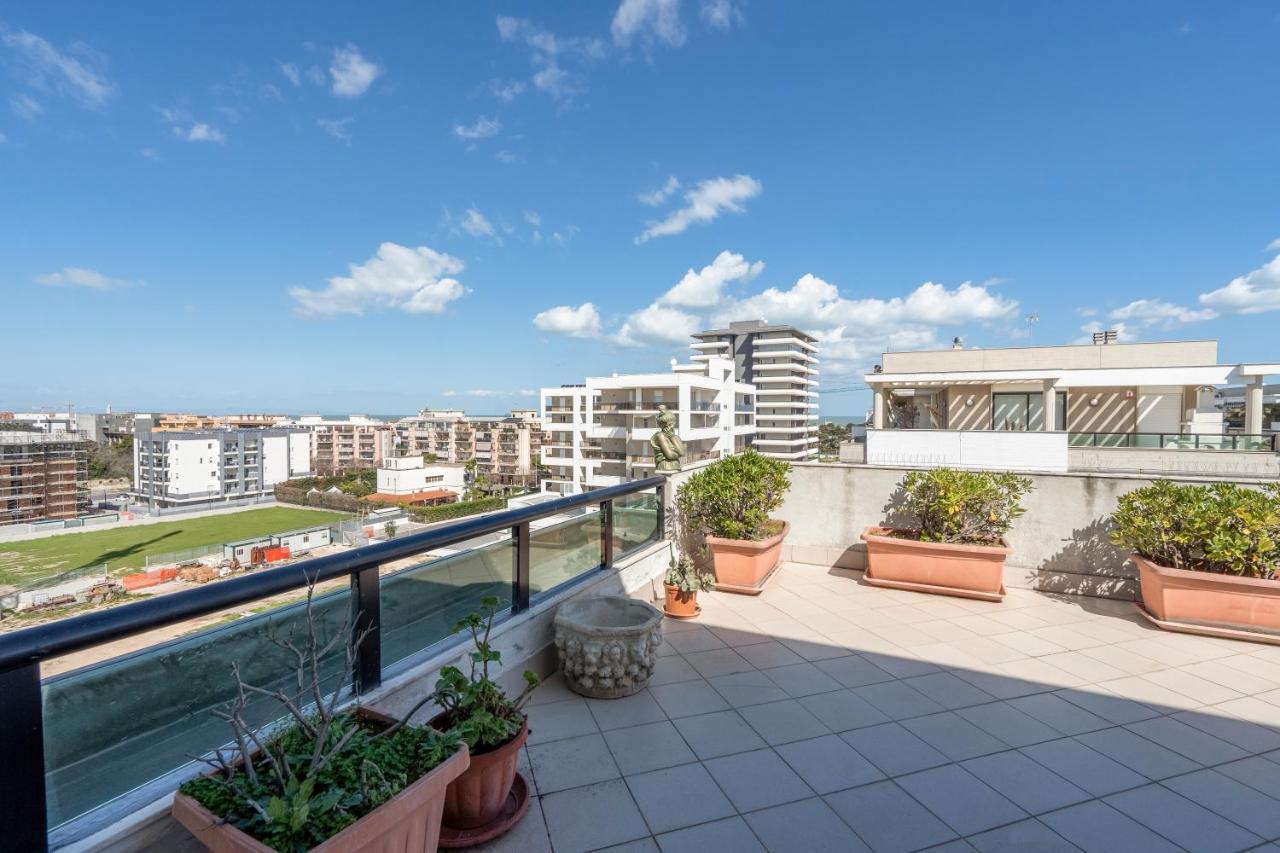 Grazia Attic Apartment With Terrace Trani Bagian luar foto